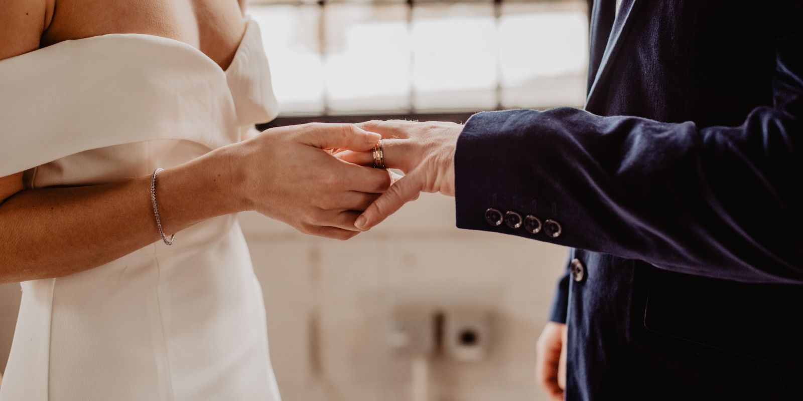 5 tips to create an unforgettable wedding photo book