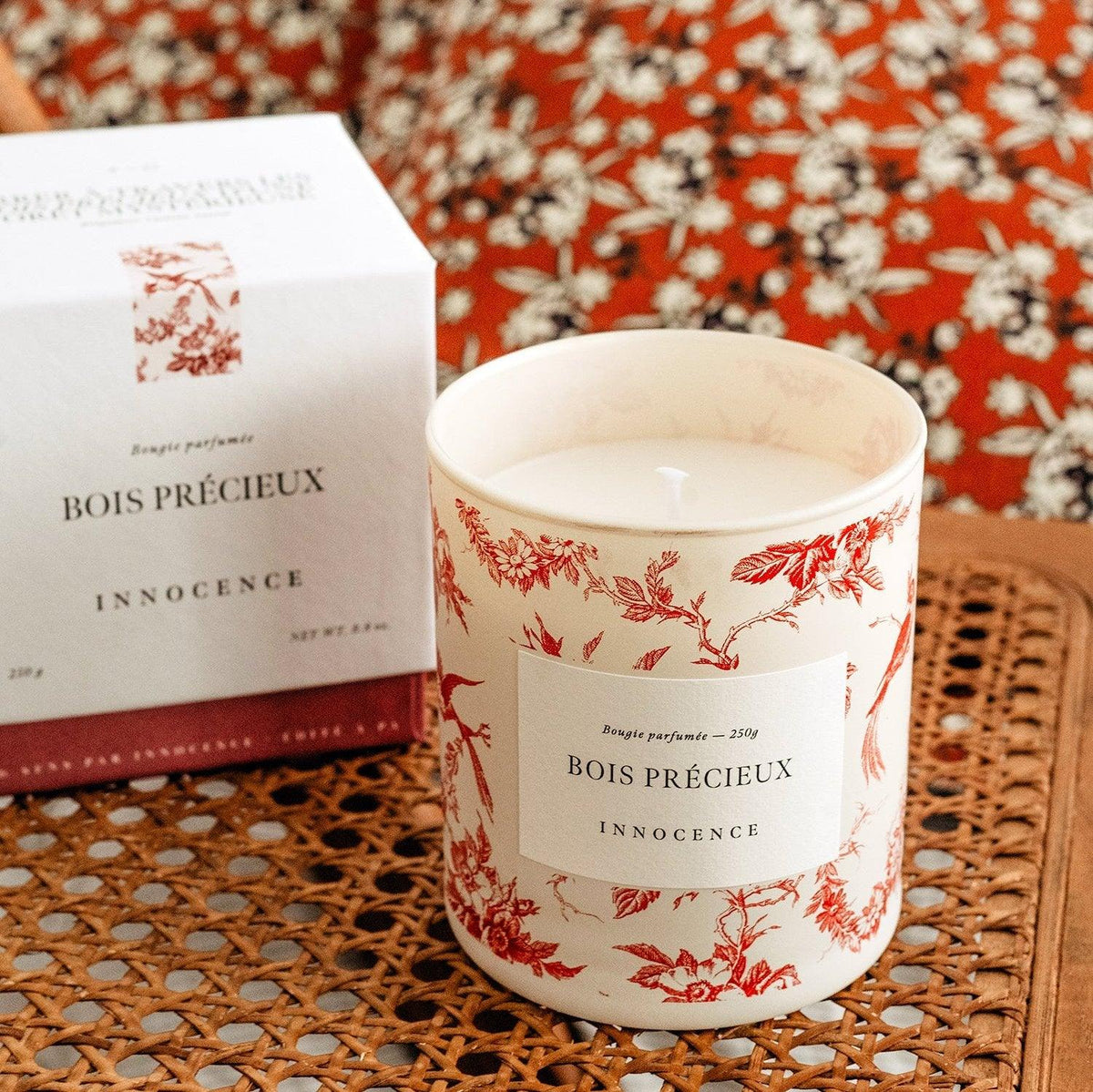Candle "Bois précieux" - Innocence