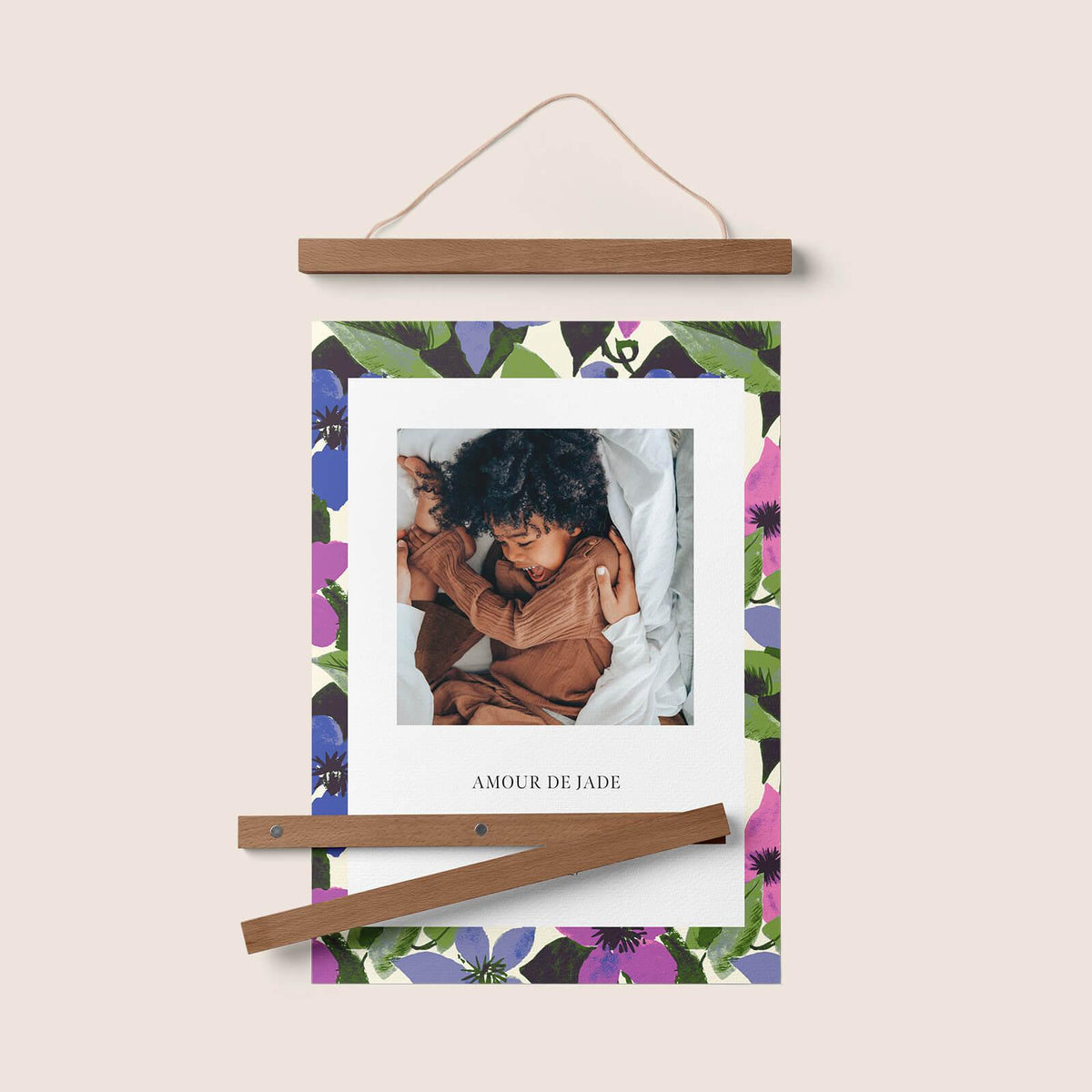 Poster Hanger - Innocence